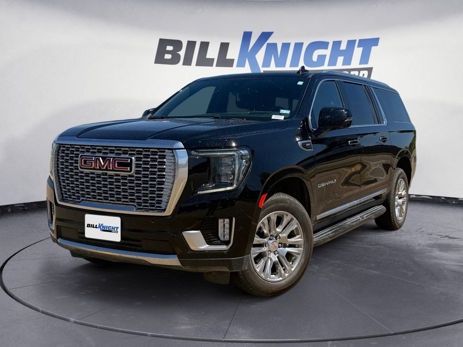 Used 2024 GMC Yukon XL Denali RWD image 1