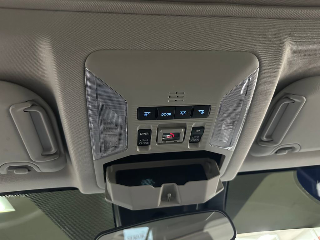 Used 2022 Toyota RAV4 XLE image 33