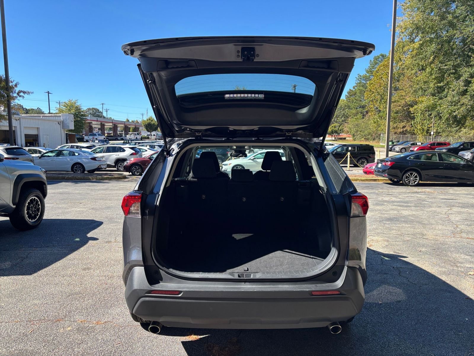 Used 2025 Toyota RAV4 LE image 31