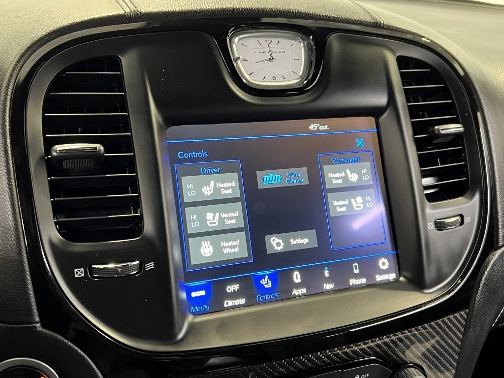 Certified 2023 Chrysler 300 C image 36