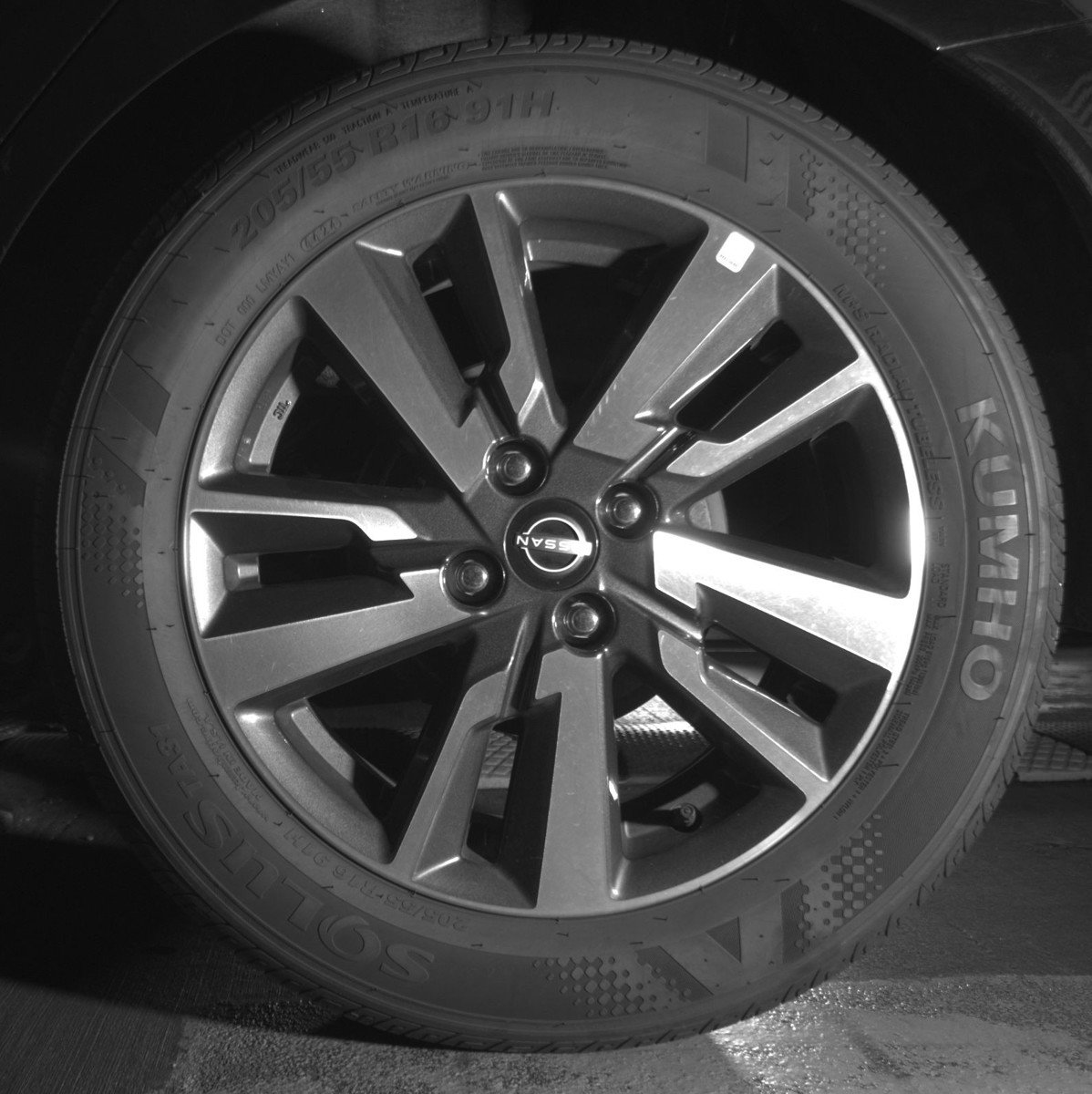 Used 2025 Nissan Versa SV image 14