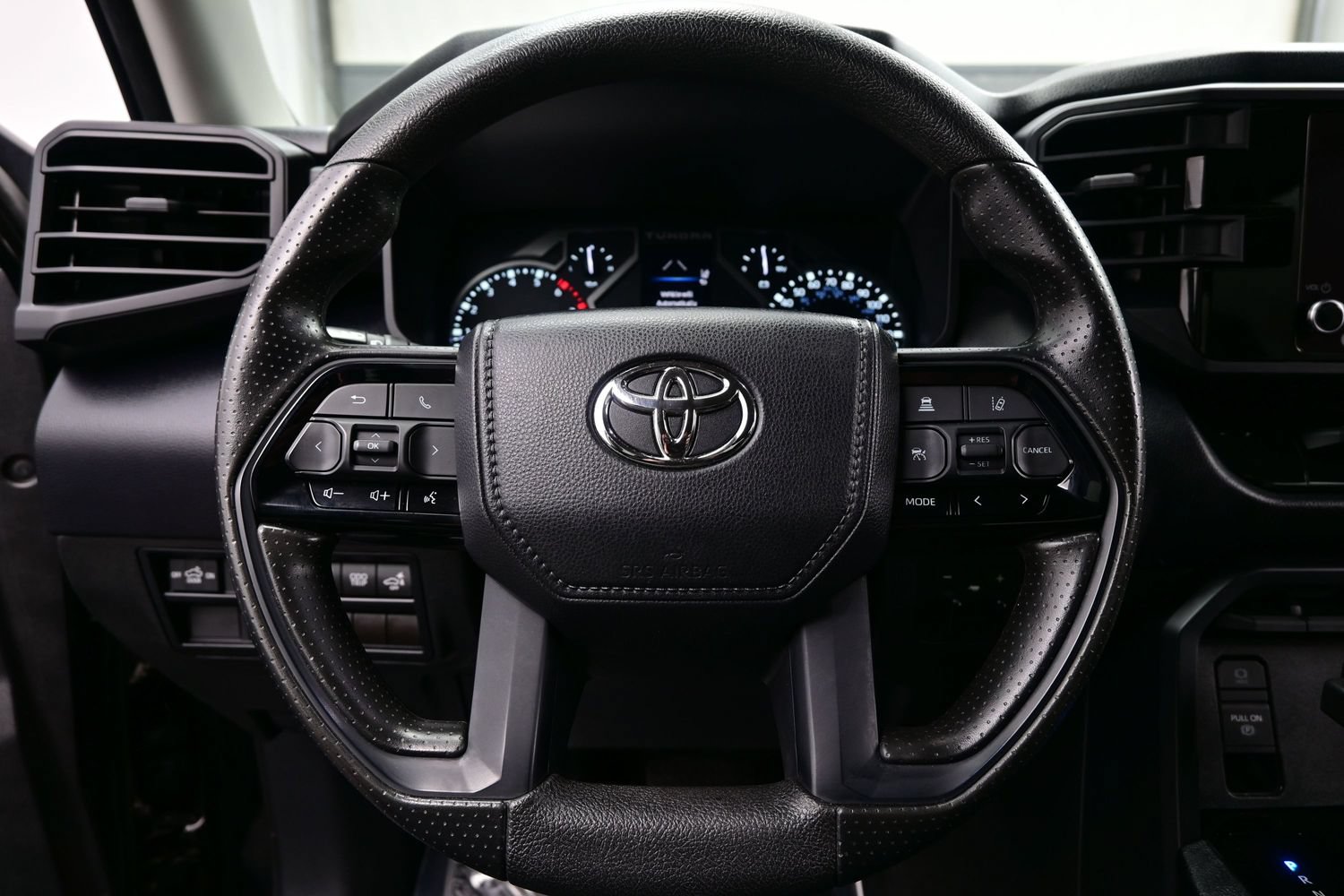 Used 2023 Toyota Tundra SR5 w/ SR5 Convenience Package AWD/4WD image 24