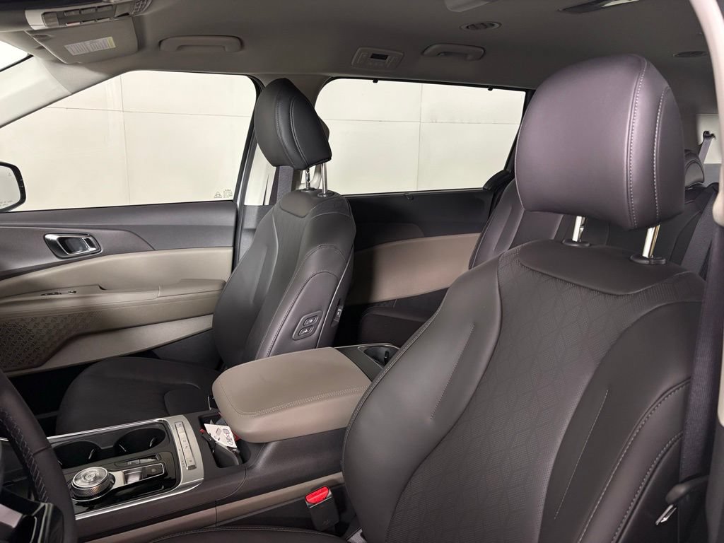 New 2026 Kia Carnival EX FWD image 17