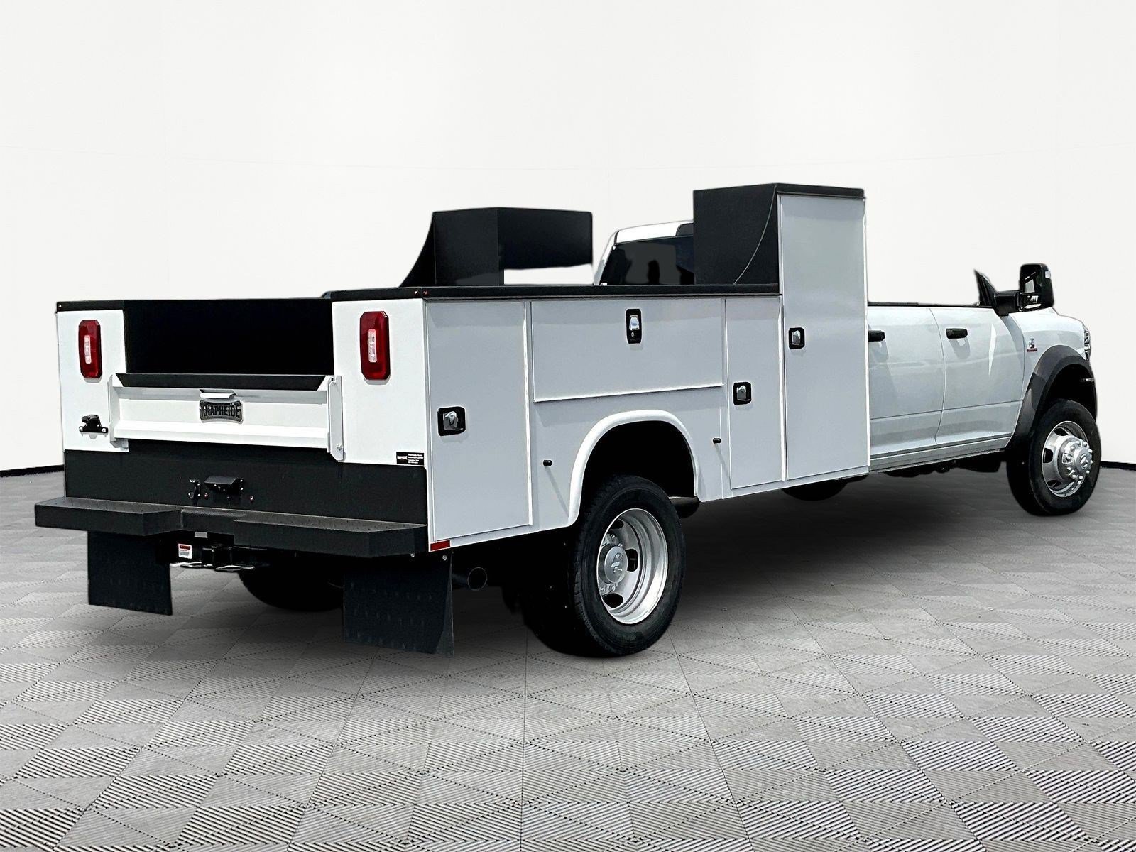 New 2026 RAM 5500 Tradesman w/ Chrome Appearance Group AWD/4WD image 7