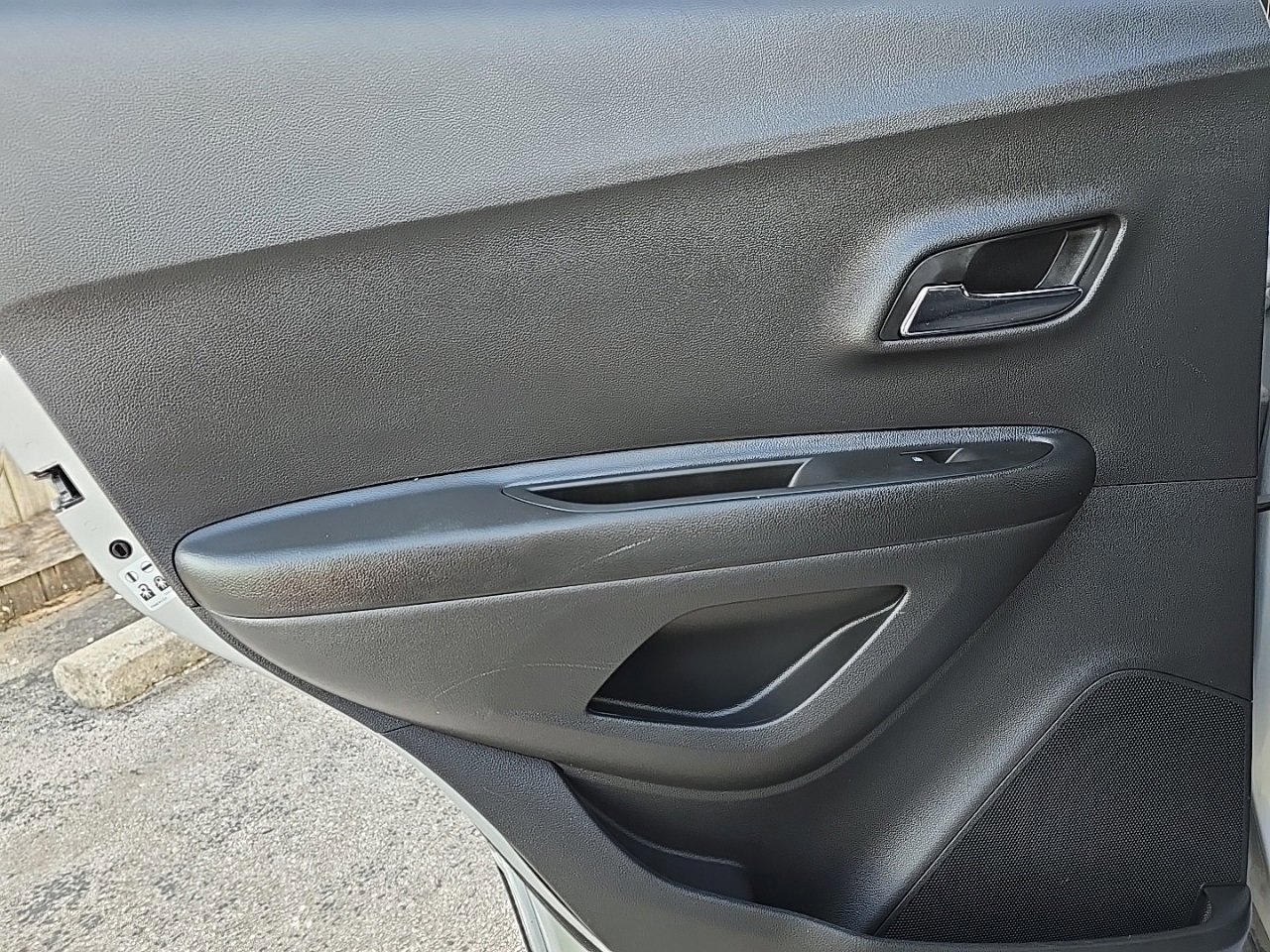 Certified 2021 Chevrolet Trax LS w/ Tint and Cruise Package image 25