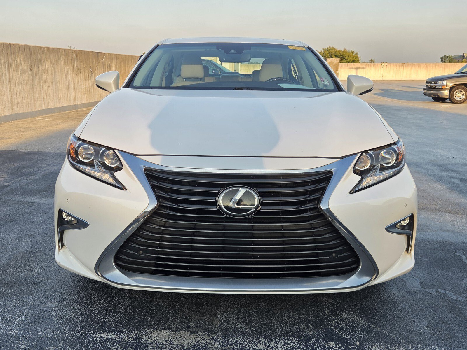 Used 2016 Lexus ES 350 w/ Luxury Package w/Wood Trim FWD image 8