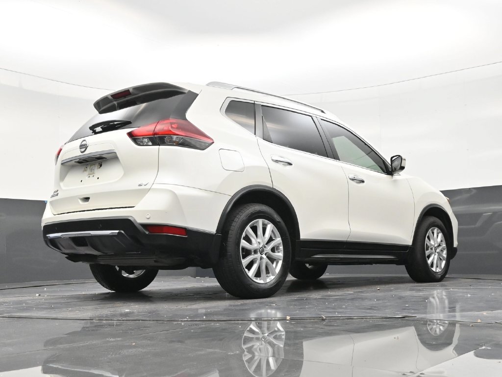 Used 2020 Nissan Rogue SV FWD image 22
