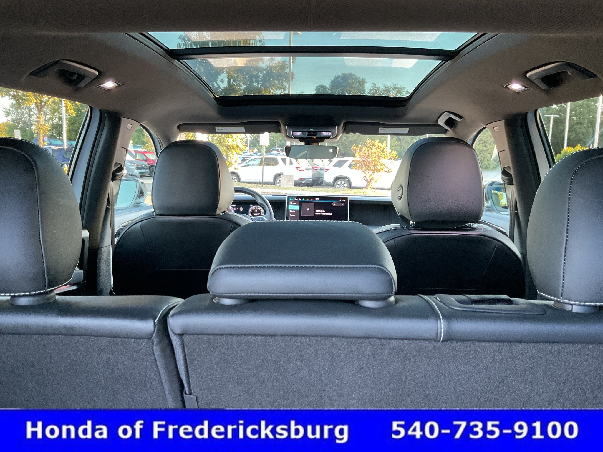 Used 2025 Volkswagen Tiguan SE R-Line AWD/4WD image 44