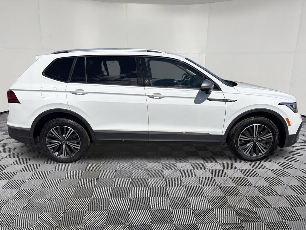 Used 2024 Volkswagen Tiguan Wolfsburg Edition AWD/4WD image 7