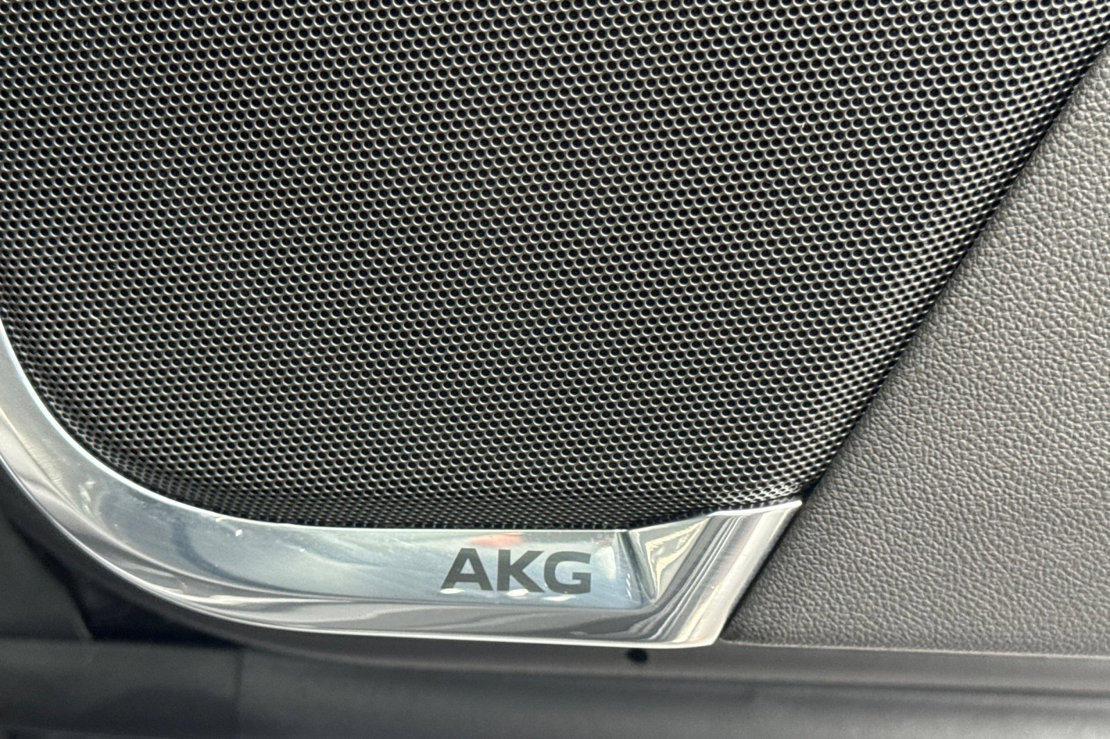 Certified 2024 Cadillac Escalade V w/ Heavy-Duty Trailer Package image 45