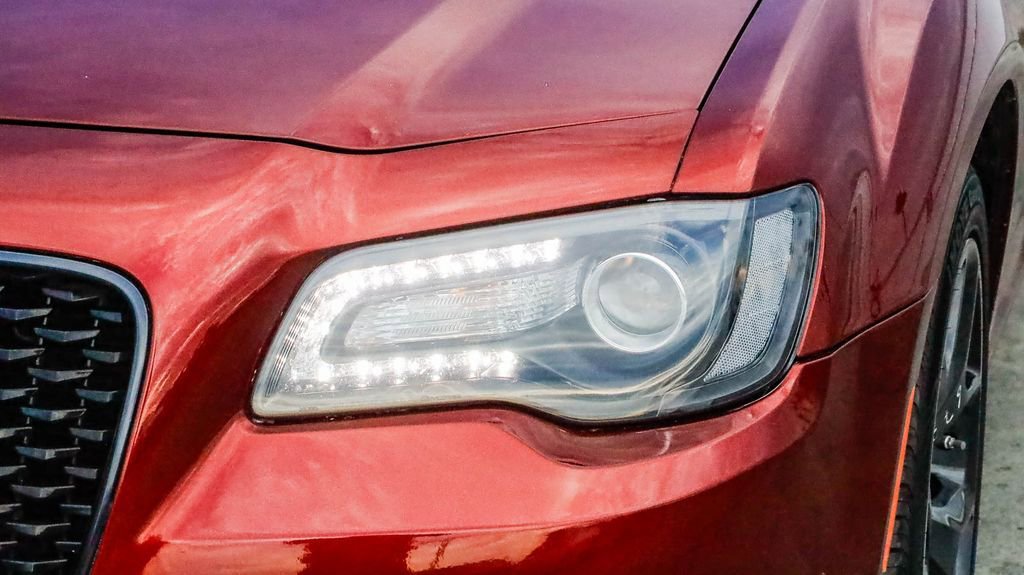 Used 2023 Chrysler 300 S image 5