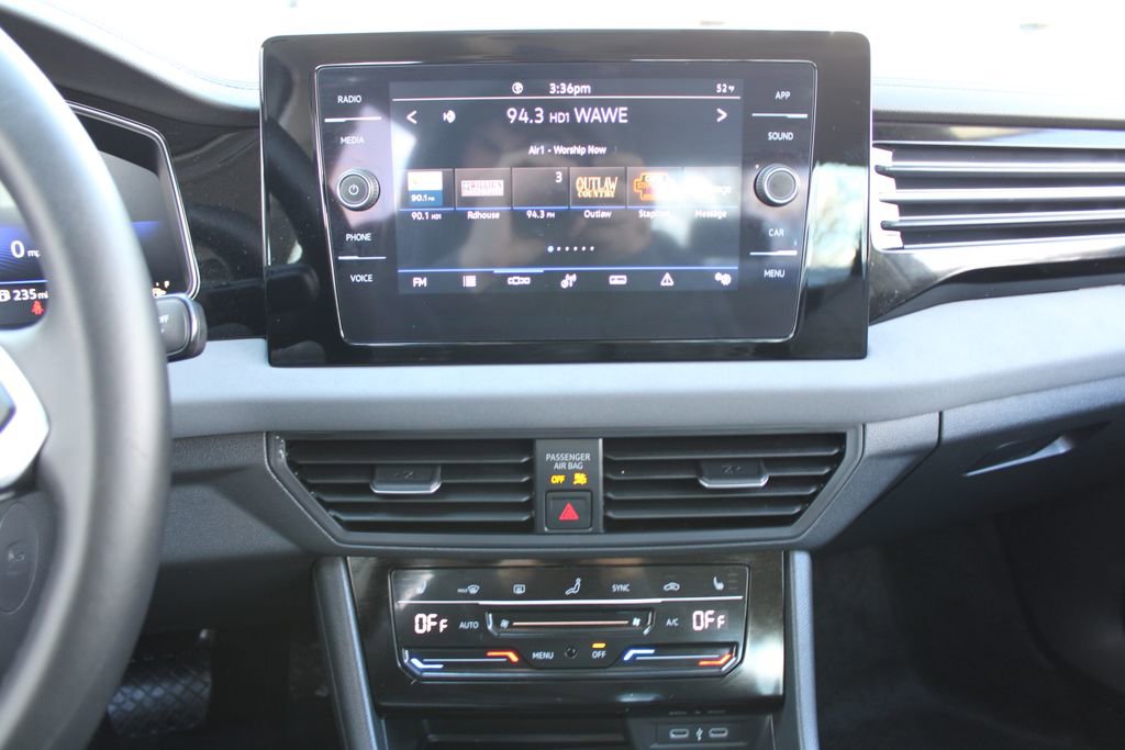 Used 2025 Volkswagen Jetta SE w/ Sunroof Package image 15