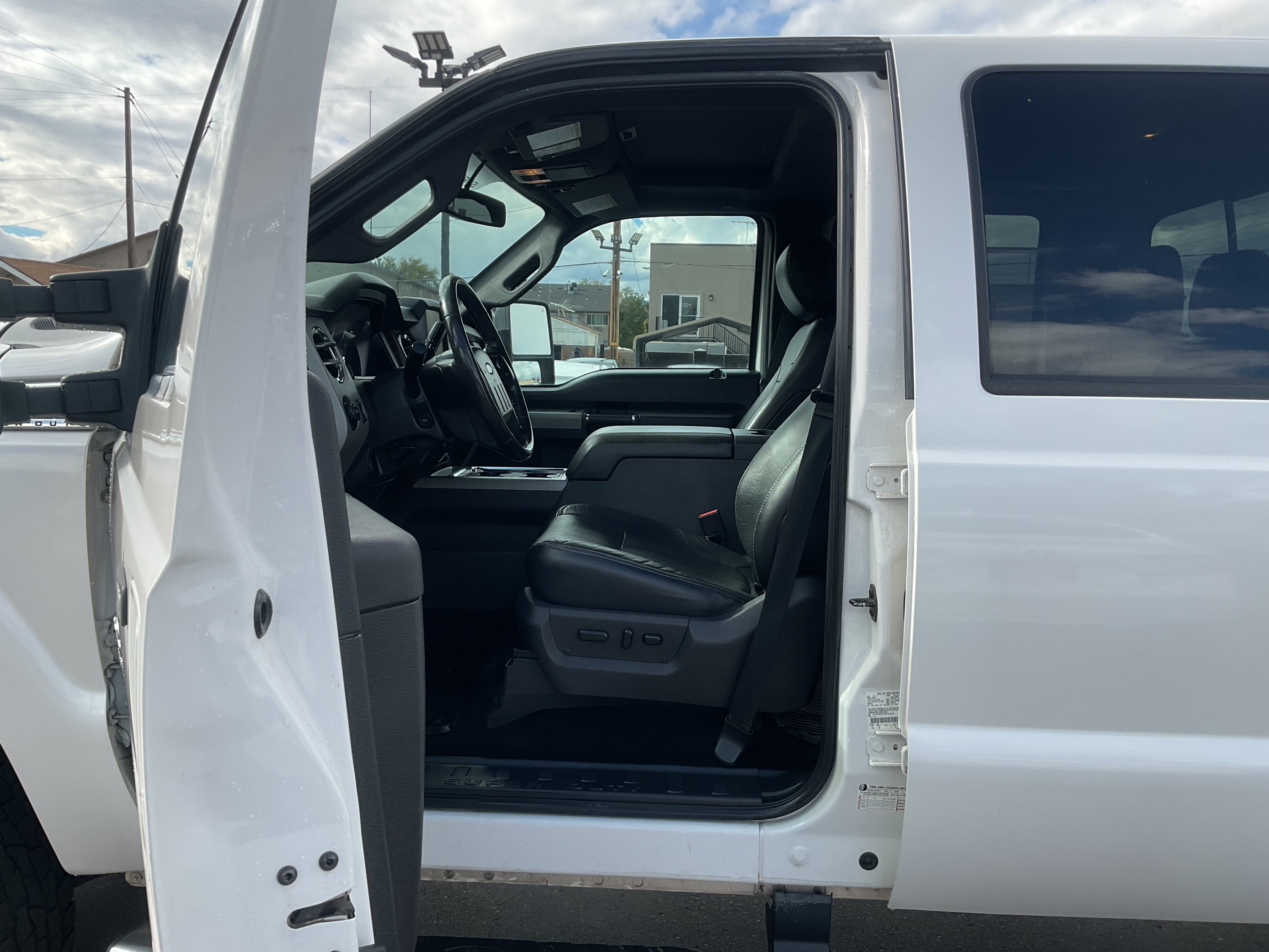 Used 2016 Ford F250 Lariat w/ Lariat Ultimate Package AWD/4WD image 16