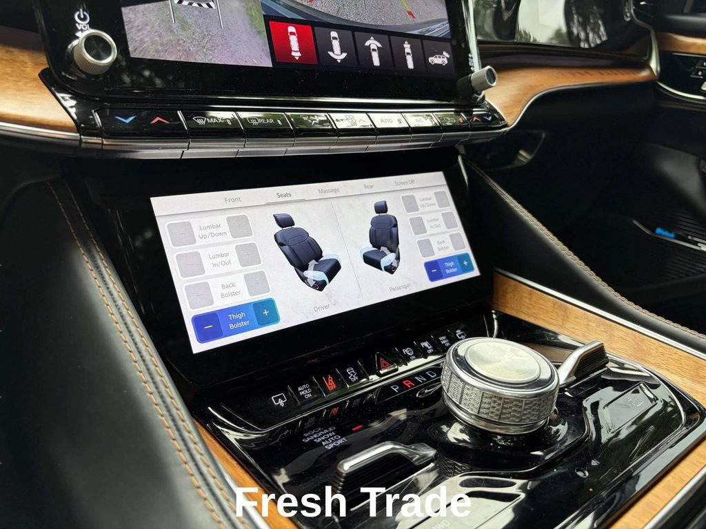 Used 2022 Jeep Grand Wagoneer Series III AWD/4WD image 16