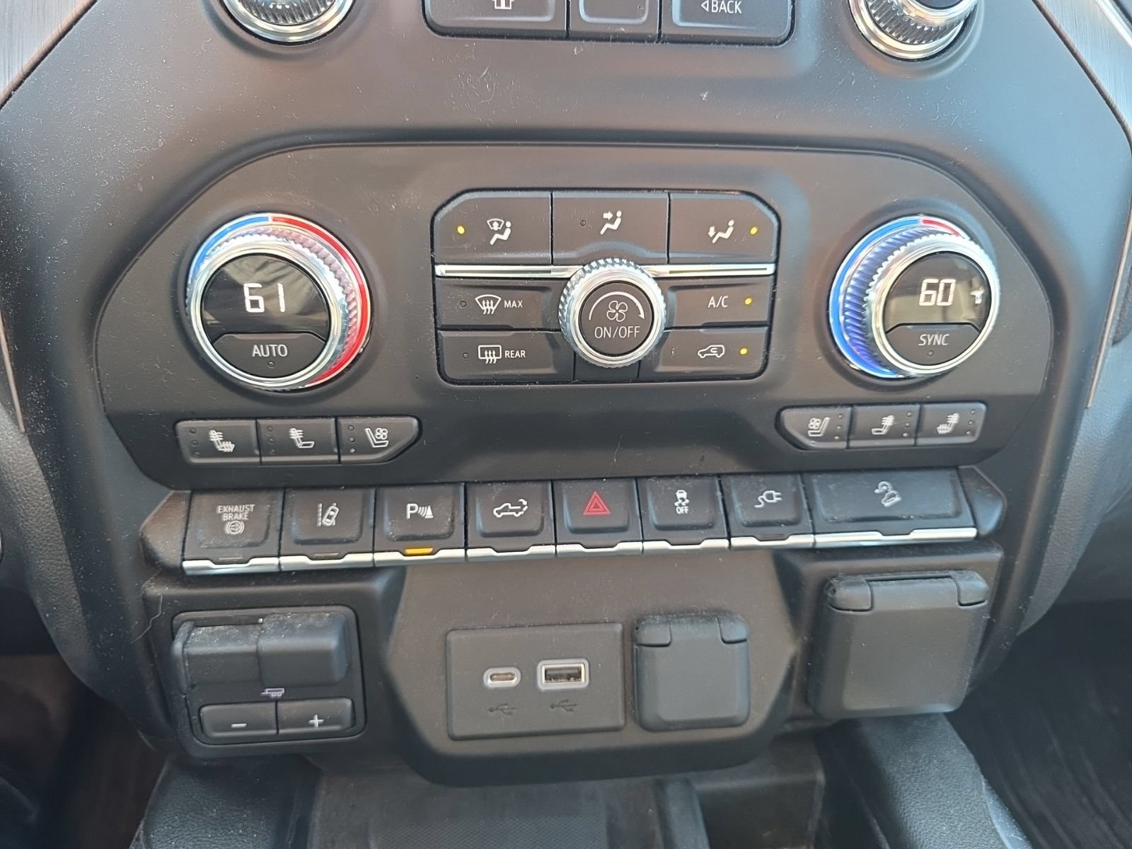 Used 2020 GMC Sierra 2500 Denali w/ Denali Ultimate Package AWD/4WD image 16