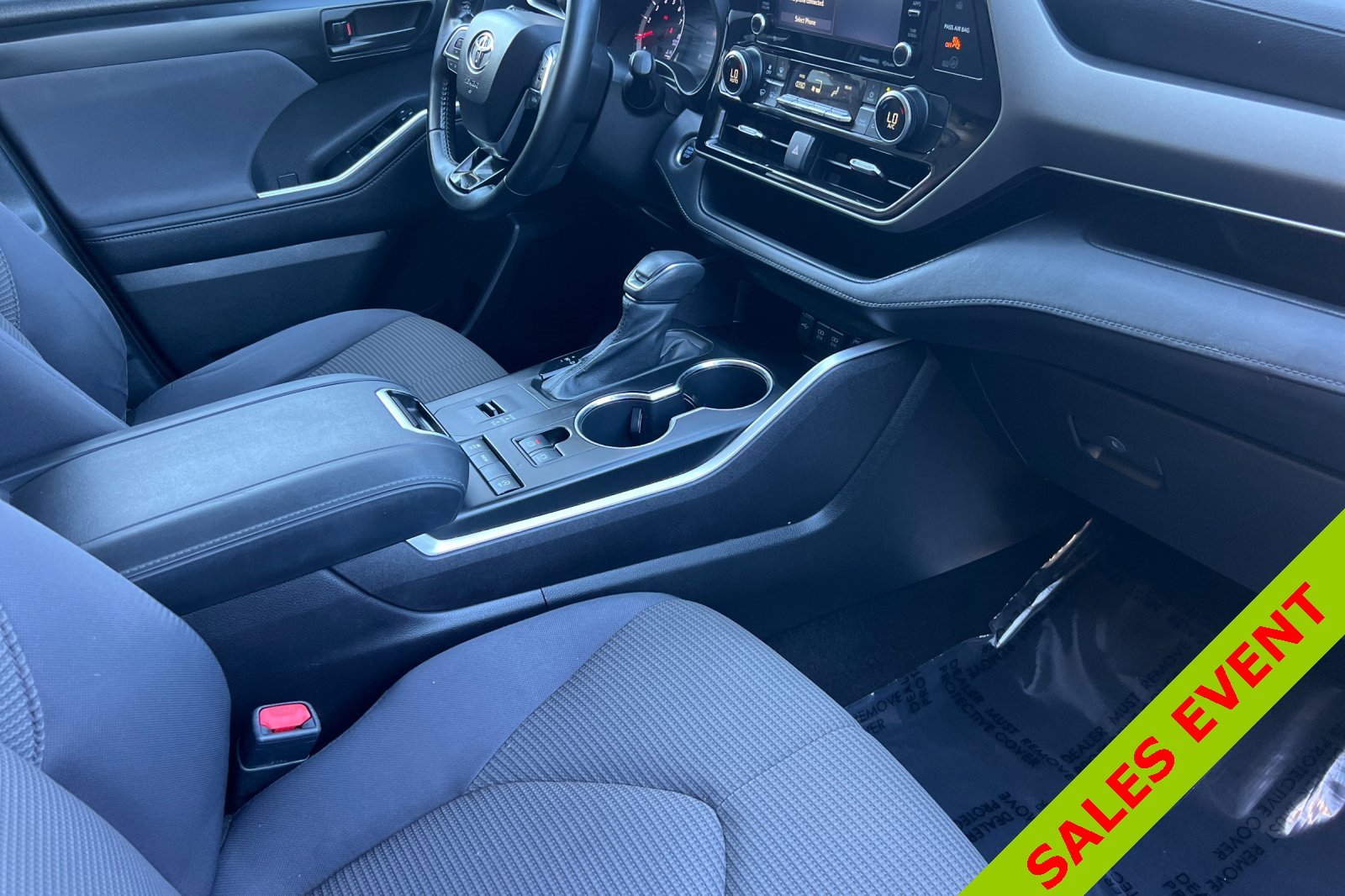 Used 2021 Toyota Highlander LE image 17