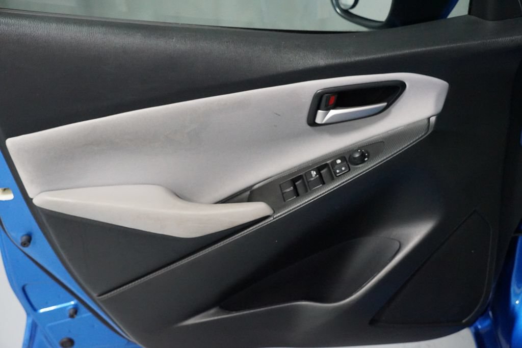 Used 2019 Toyota Yaris L FWD image 12