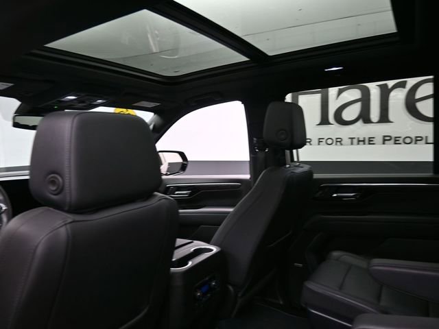 Used 2025 Chevrolet Suburban LT w/ Comfort Package AWD/4WD image 25