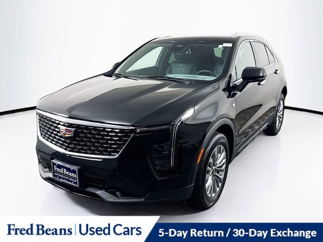 Used 2025 Cadillac XT4 Premium Luxury image 3