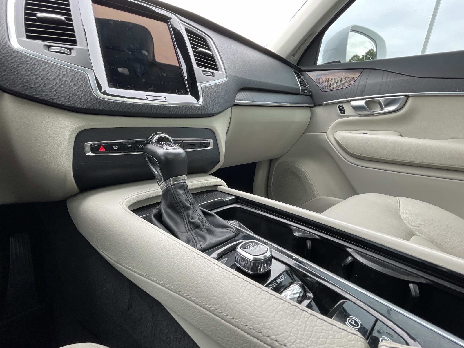 Used 2020 Volvo XC90 T6 Momentum image 29