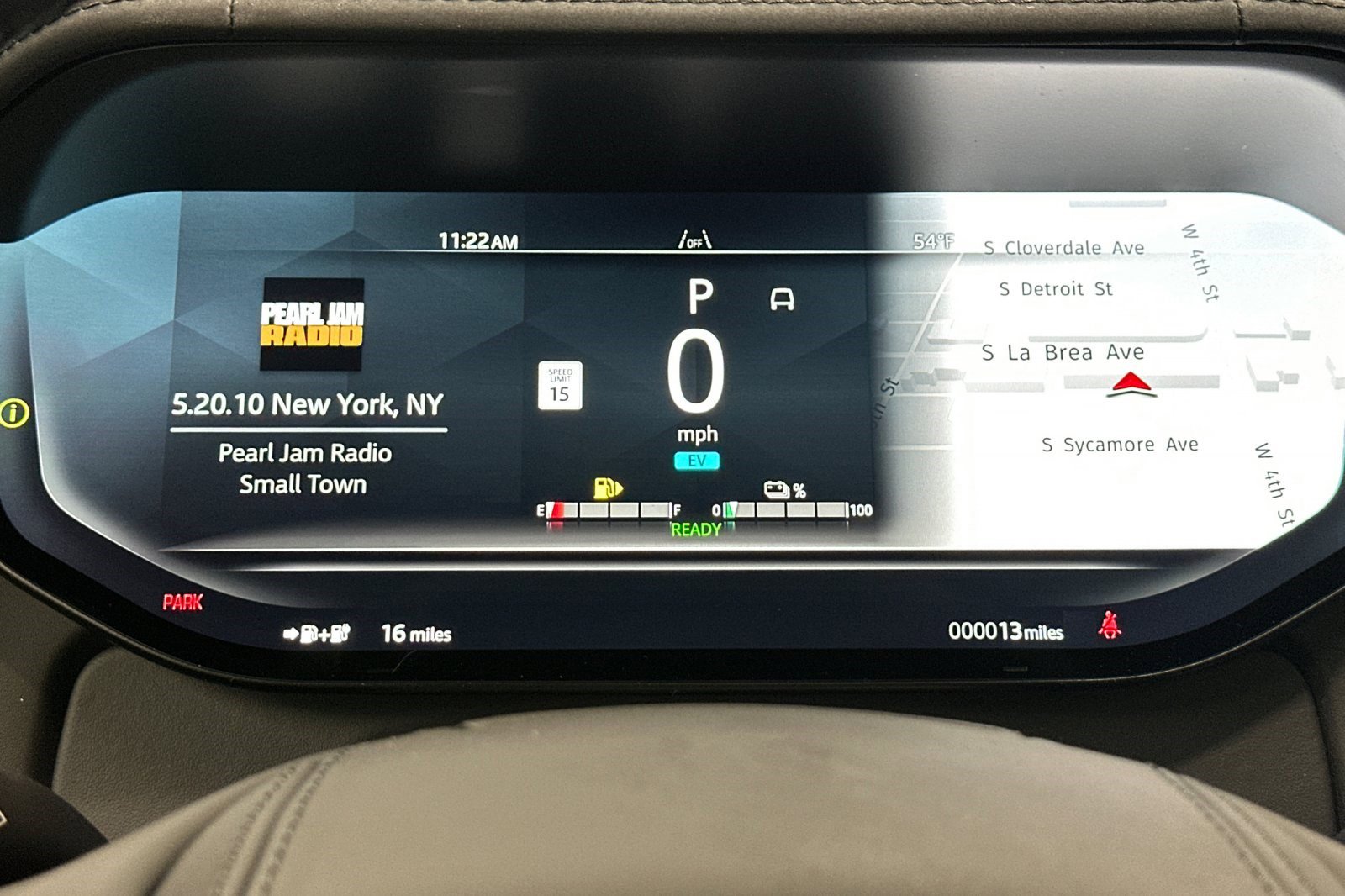 New 2026 Land Rover Range Rover SE image 17