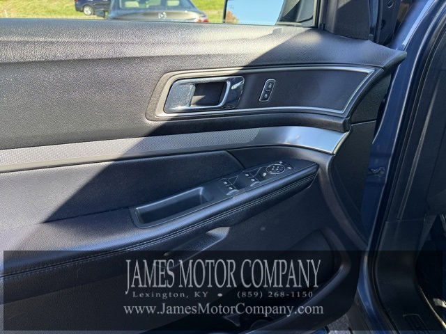 Used 2018 Ford Explorer XLT w/ Equipment Group 201A image 9