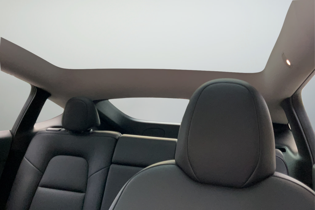 Used 2023 Tesla Model Y AWD image 26