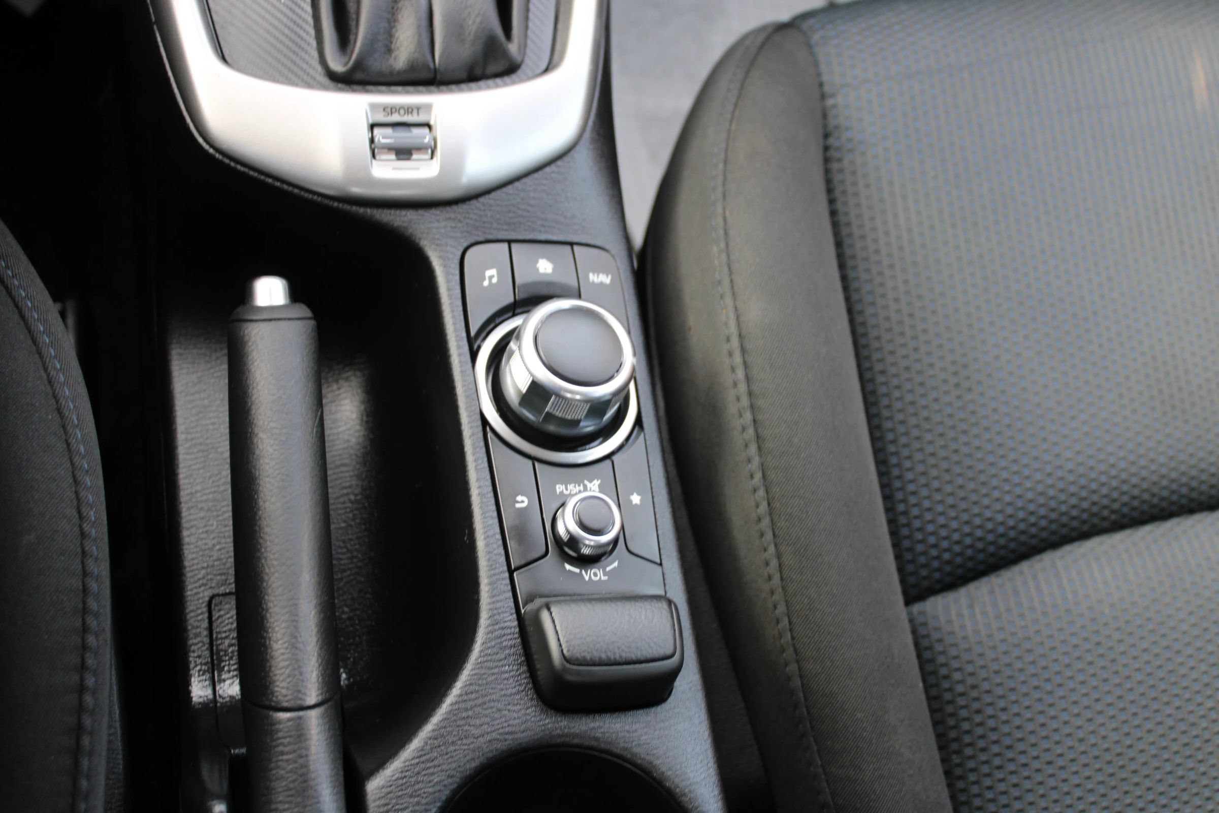 Used 2019 Toyota Yaris L FWD image 12