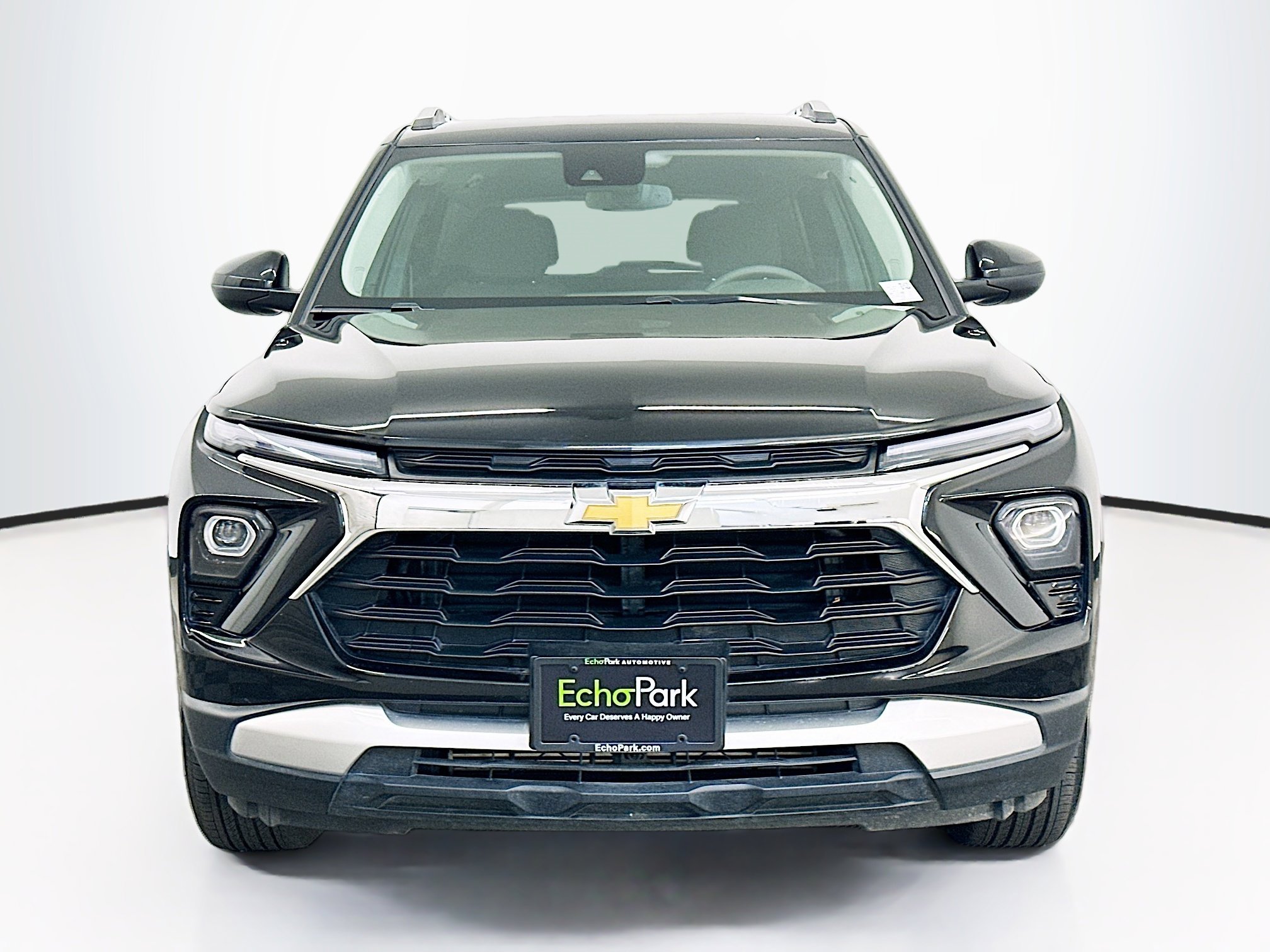 Used 2025 Chevrolet TrailBlazer LT image 2