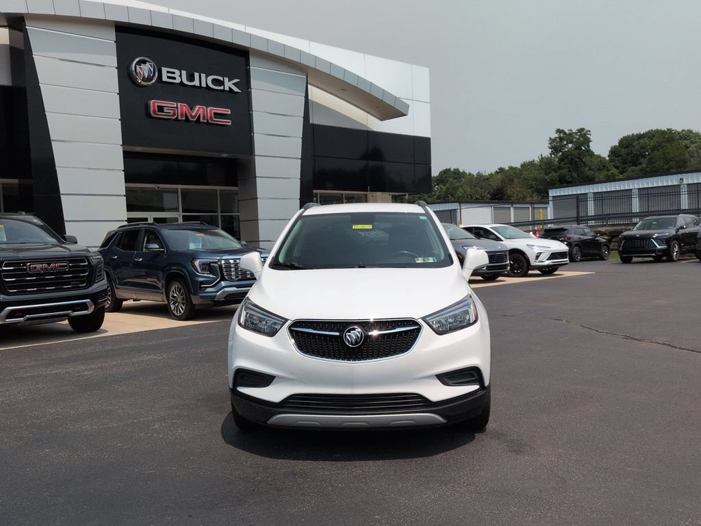 Used 2021 Buick Encore Preferred AWD/4WD image 2