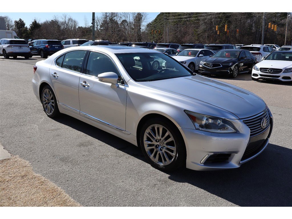 Used 2013 Lexus LS 460 AWD w/ Comfort Pkg image 7