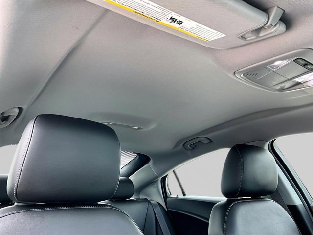 Used 2017 Chevrolet Volt LT w/ Comfort Package FWD image 17