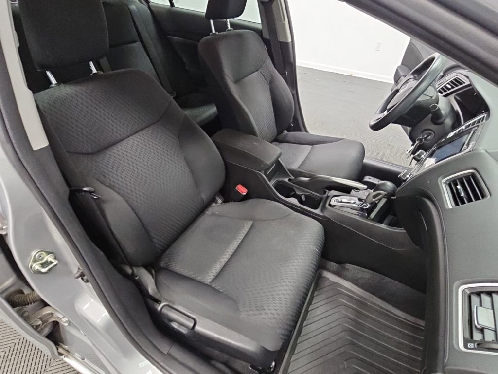 Used 2015 Honda Civic SE image 30