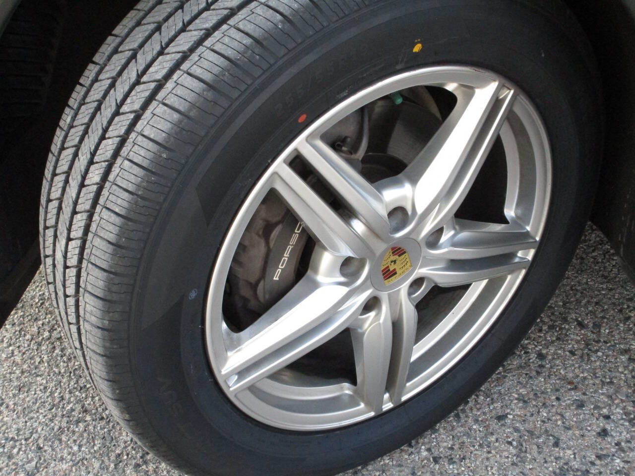 Used 2014 Porsche Cayenne Diesel Platinum Edition image 28
