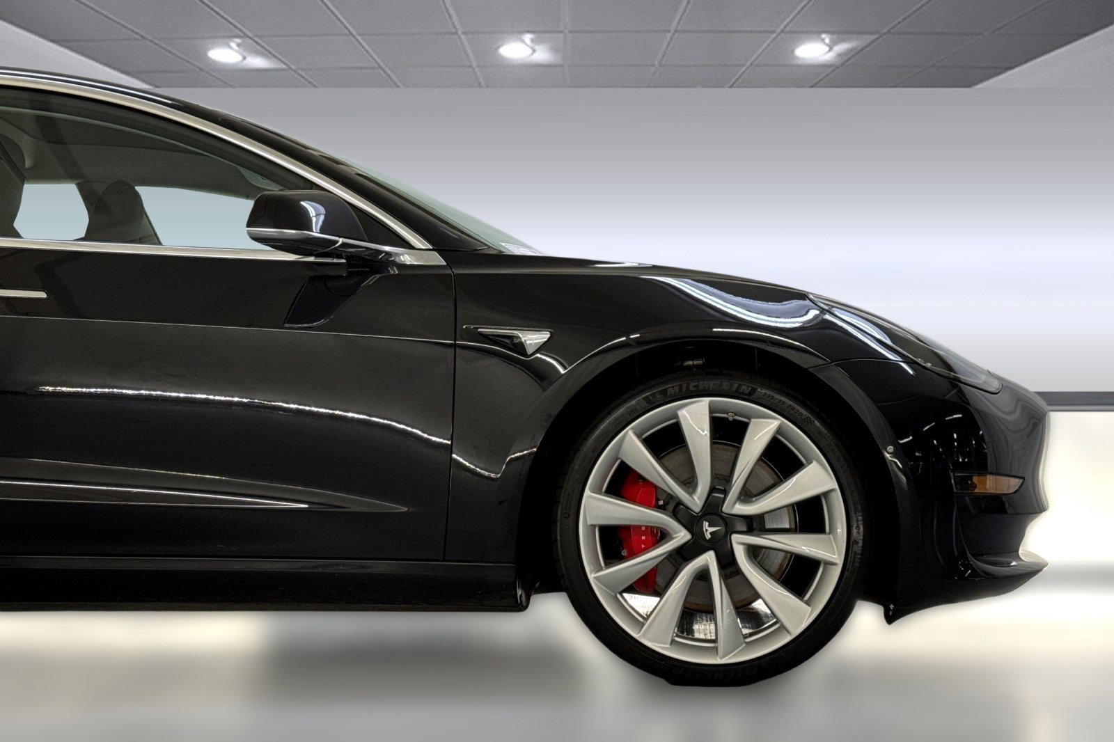 Used 2018 Tesla Model 3 Performance image 32
