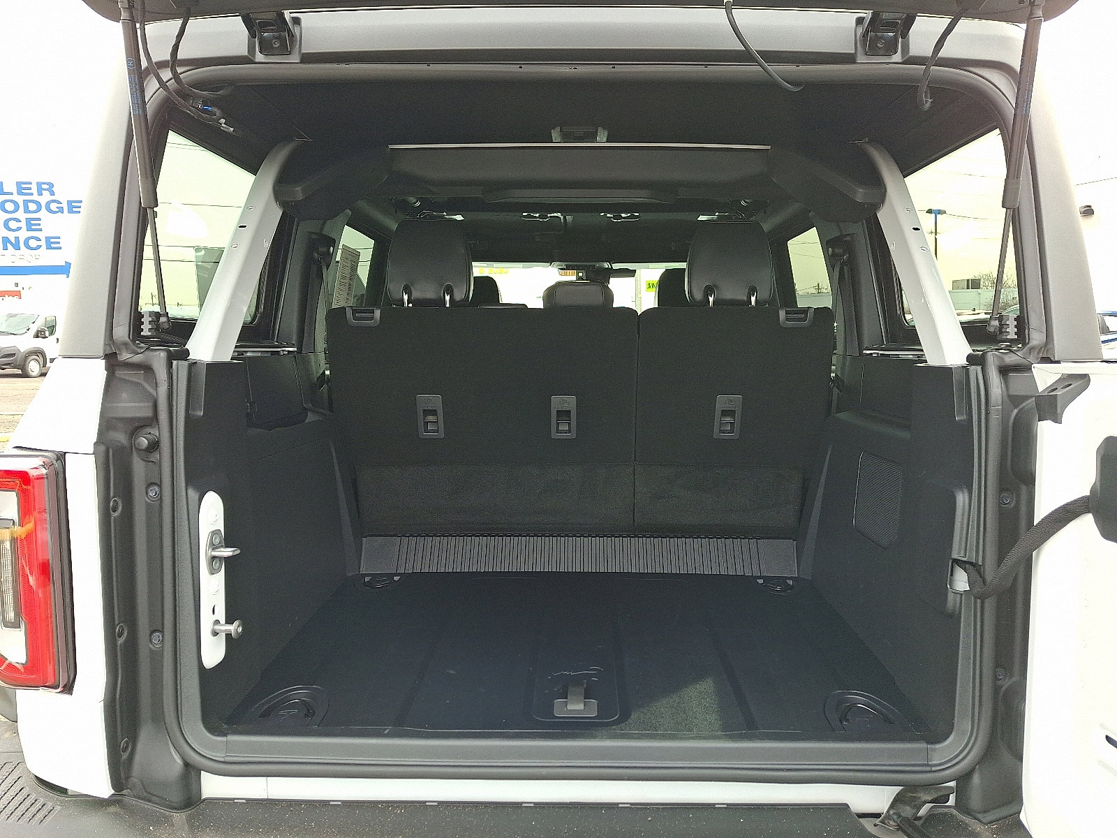 Used 2025 Ford Bronco Badlands w/ Sasquatch Package image 28