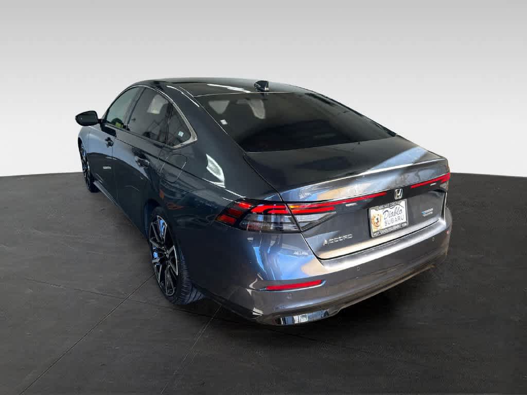 Used 2024 Honda Accord Touring image 4
