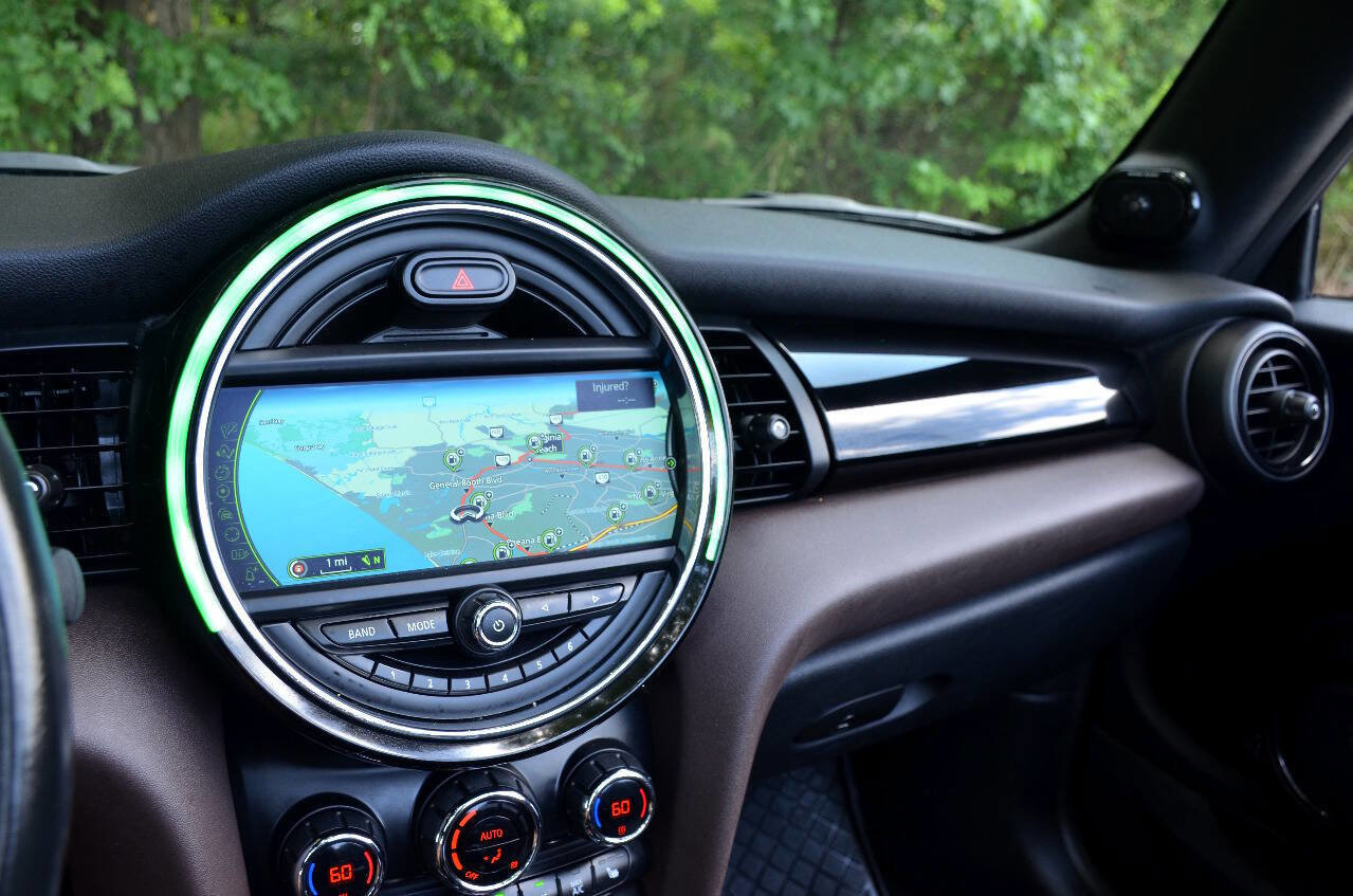 Used 2018 MINI Cooper S image 18