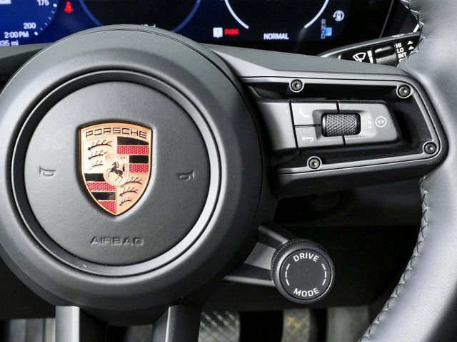 Certified 2025 Porsche Macan Electric RWD image 12