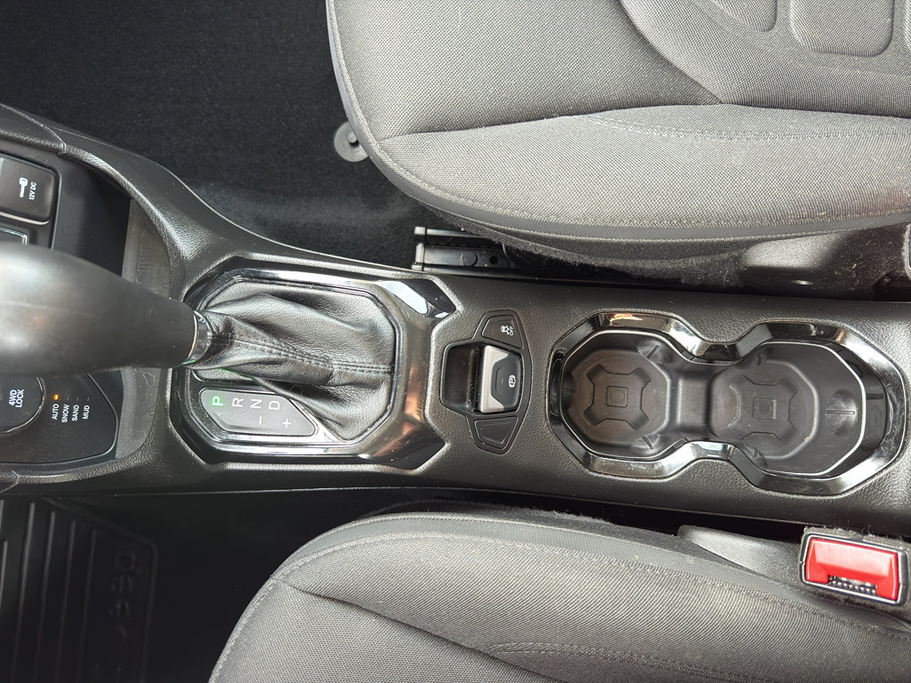 Used 2016 Jeep Renegade Latitude image 21