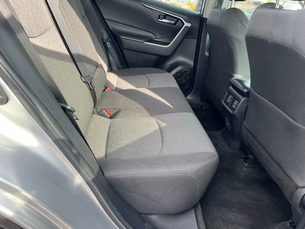 Used 2022 Toyota RAV4 XLE image 26
