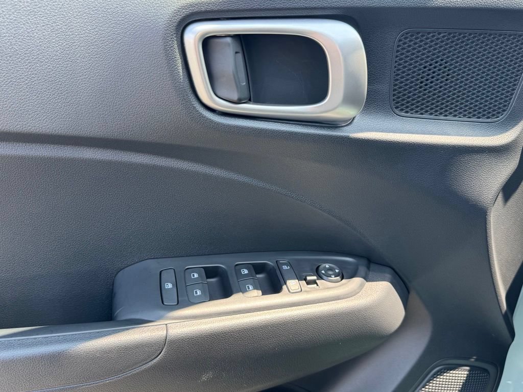 Certified 2026 Hyundai Venue SEL FWD image 38