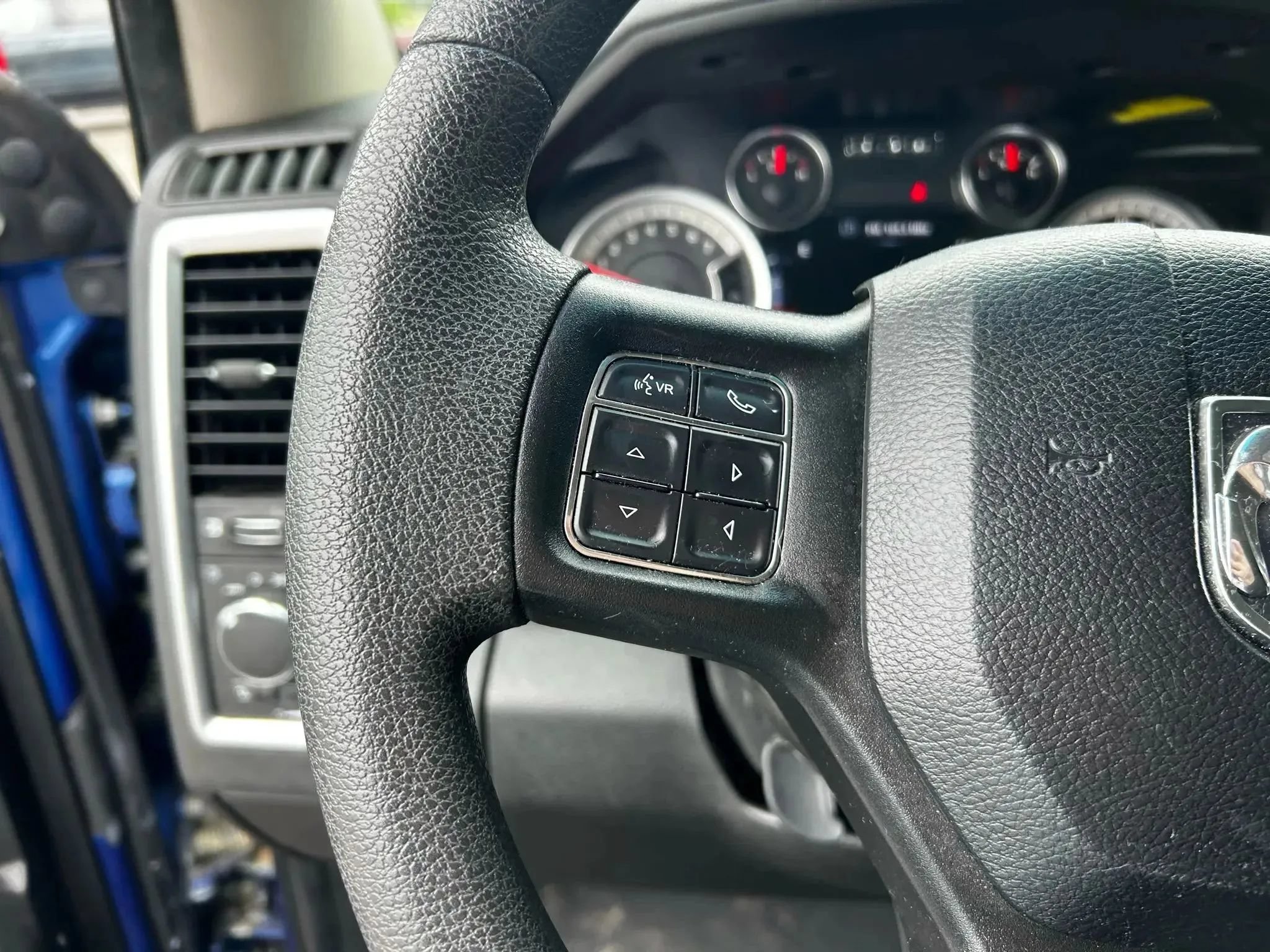 Used 2019 RAM 1500 Classic SLT RWD image 15