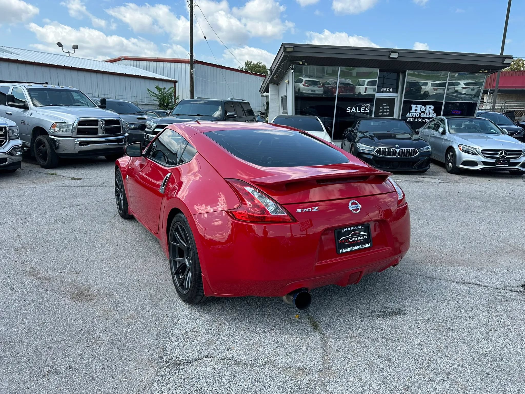 Used 2017 Nissan 370Z Coupe RWD image 3