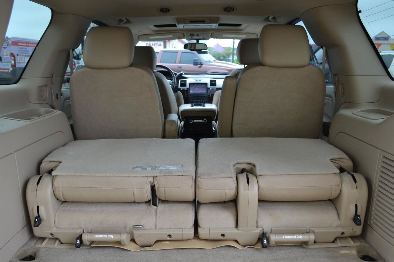Used 2014 Cadillac Escalade Premium AWD/4WD image 9