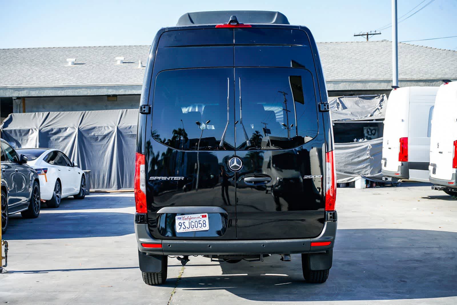 Used 2024 Mercedes-Benz Sprinter 2500 image 3