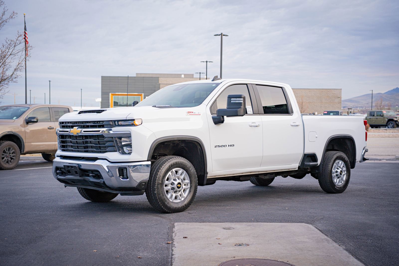 Used 2024 Chevrolet Silverado 2500 LT w/ Convenience Package image 11