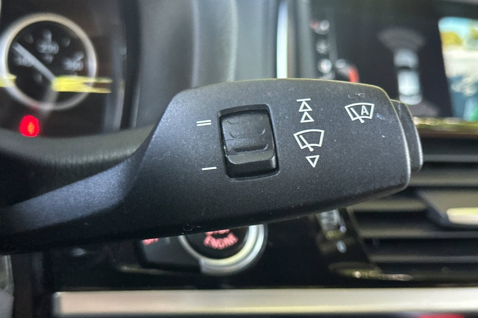 Used 2017 BMW X4 xDrive28i image 33