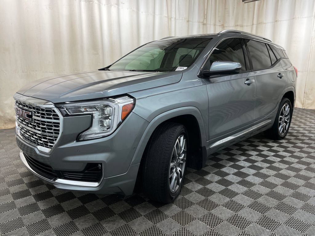 Certified 2024 GMC Terrain Denali w/ Denali Premium Package AWD/4WD image 21