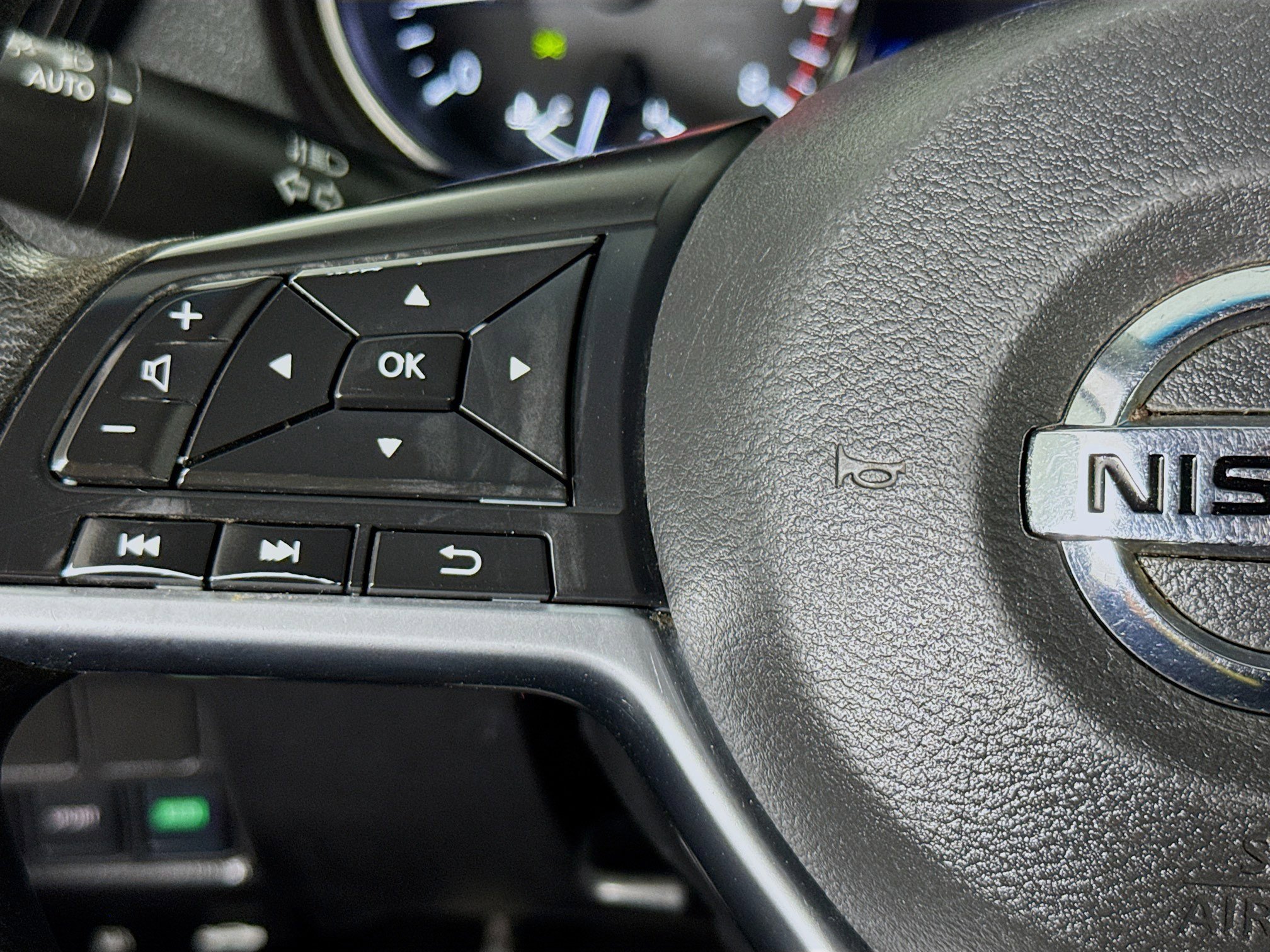 Used 2020 Nissan Rogue Sport S w/ Appearance Package FWD image 13